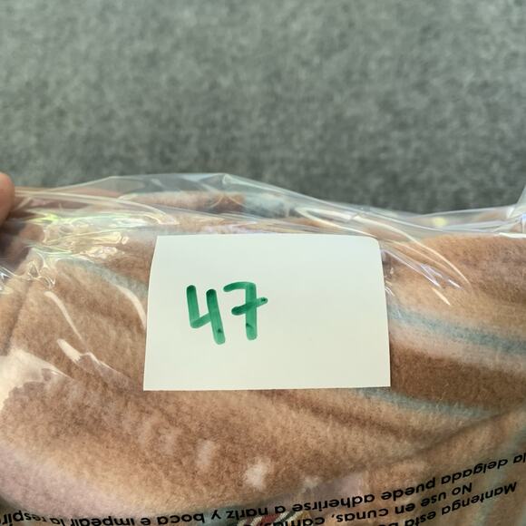 Pink Rose Fleece Shirt Women’s XL Aztec Geometric Pattern Button Up Brown Blue - Picture 9 of 9